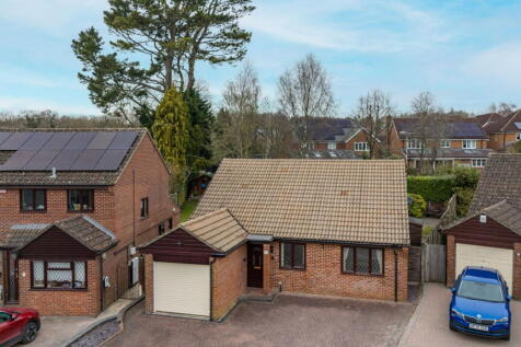 Meadow View, Whitchurch, RG28 7BL 3 bed detached house for sale