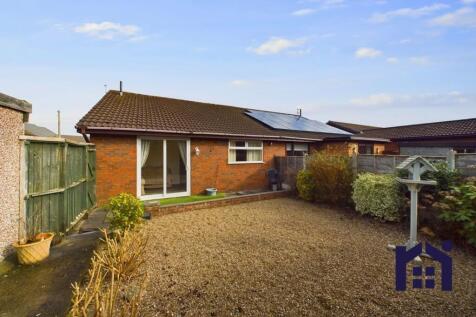 Warwick Road, Eccleston, PR7 5SQ 2 bed semi