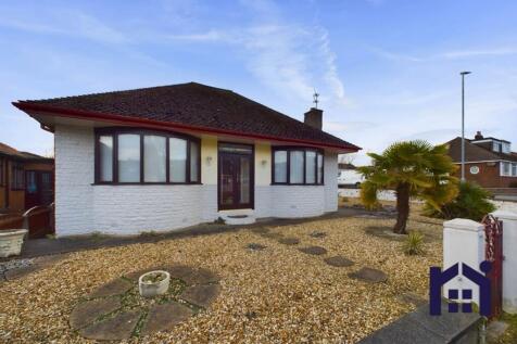 Merlecrest Drive, Tarleton, PR4 6BD 2 bed detached bungalow for sale