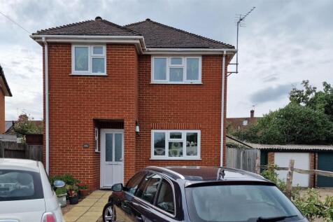 Georgelands, Ripley, Woking 3 bed detached house for sale