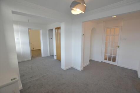 3 bedroom flat for sale