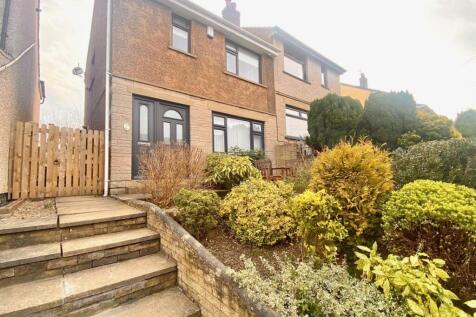 Healey Wood Road, Brighouse 3 bed semi