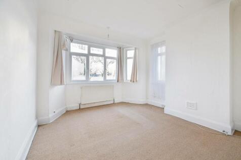 Court Road, Eltham, London, SE9 2 bed flat for sale