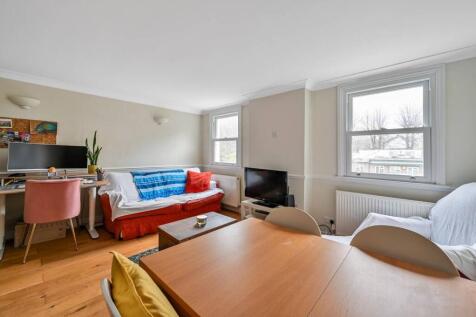 Lee High Road, Blackheath, London, SE12 2 bed flat for sale