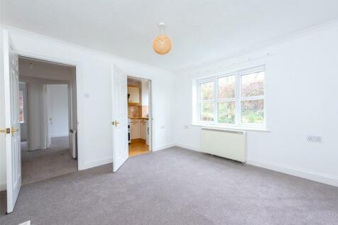 Burghfield Road, Reading, Berkshire... 2 bed apartment for sale