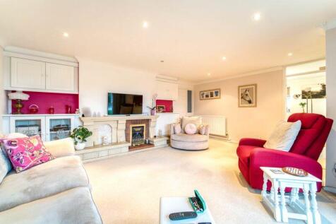 3 bedroom semi-detached bungalow for sale