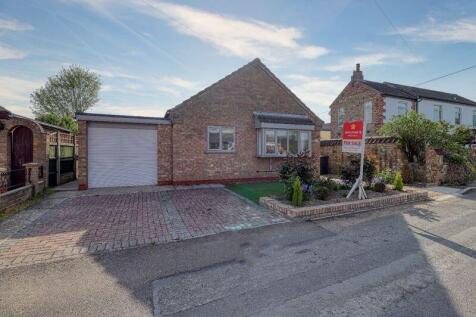 Cocketts Lane, Hibaldstow 2 bed detached bungalow for sale