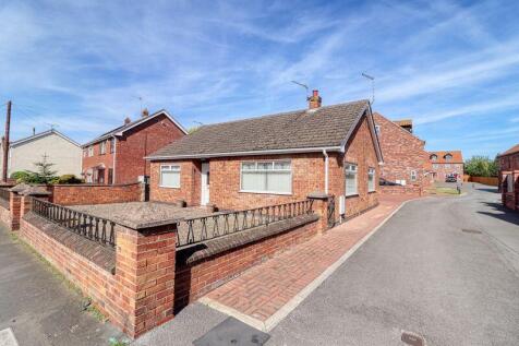 2 bedroom detached bungalow for sale