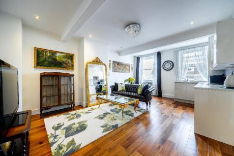 2 bedroom flat for sale