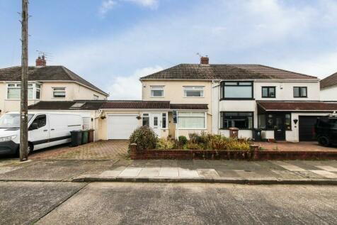 3 bedroom semi-detached house for sale