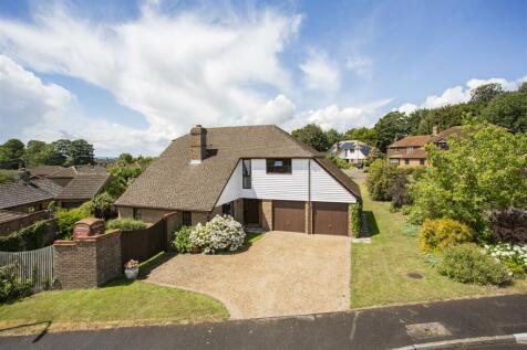 Court Meadow, Wrotham TN15 4 bed detached house for sale