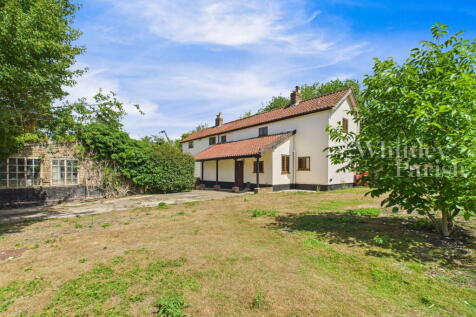 High Green, Great Moulton 4 bed detached house for sale