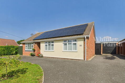 Hall Lane, Wacton, Norwich, NR15 2UH 3 bed detached bungalow for sale