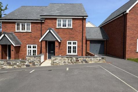 2 bedroom semi-detached house for sale