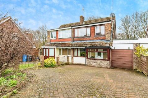 Reaper Crescent, High Green, Sheffield 3 bed semi