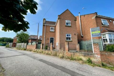 2 bedroom detached house for sale