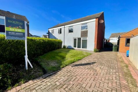 4 bedroom semi-detached house for sale