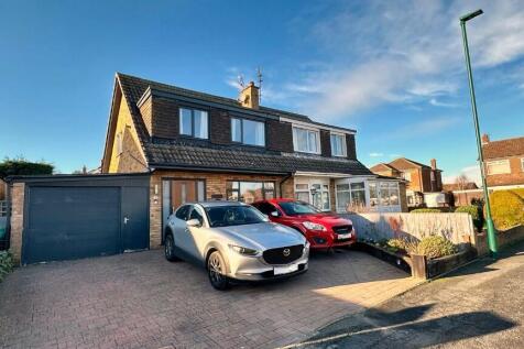 3 bedroom semi-detached house for sale