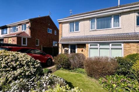 3 bedroom semi-detached house for sale
