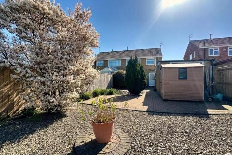 3 bedroom semi-detached house for sale
