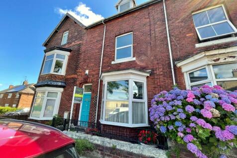 5 bedroom terraced house for sale