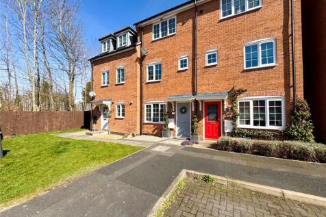 3 bedroom town house for sale