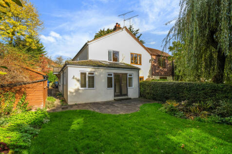 Pondside Lane, Bishops Waltham... 3 bed semi