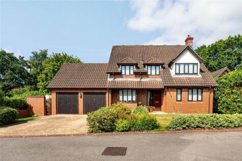 Brooklynn Close, Waltham Chase... 4 bed detached house for sale