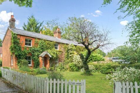 High Street, Meonstoke, Southampton... 4 bed semi