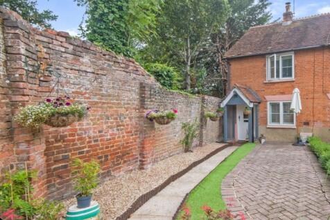 The Hundred, Romsey, Hampshire, SO51 1 bed end of terrace house for sale