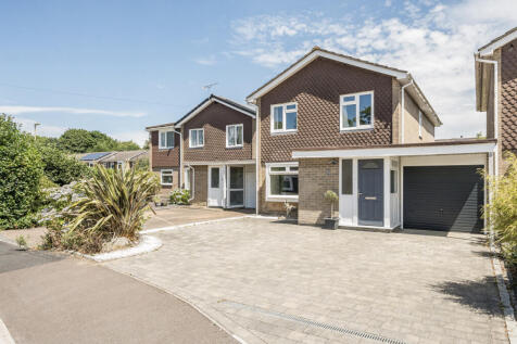 St. Blaize Road, Romsey, Hampshire, SO51 4 bed link detached house for sale