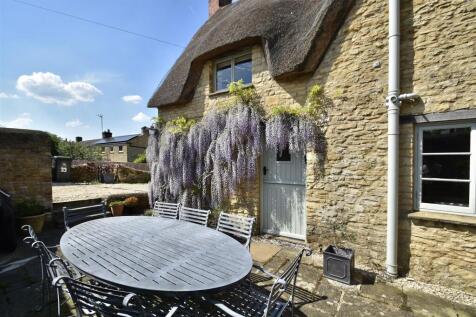 South Street, Middle Barton 3 bed cottage for sale