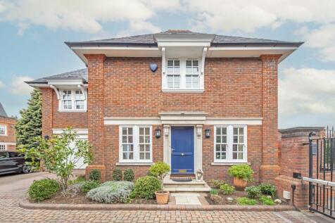 Chartfield Place, Weybridge KT13 3 bed detached house for sale