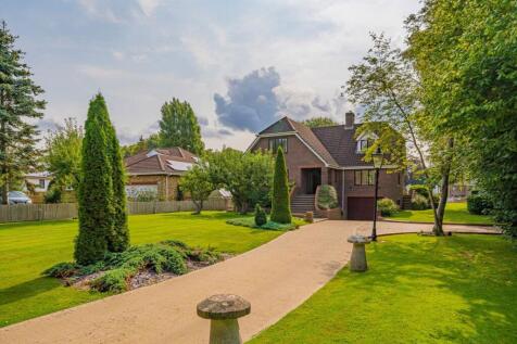 Hamm Court, Weybridge KT13 4 bed detached house for sale