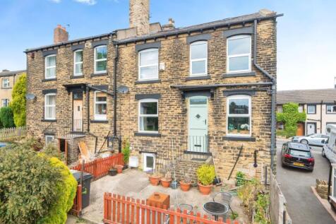 Valley Road,Pudsey, LS28 2 bed end of terrace house for sale