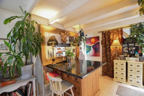 2 bedroom cottage for sale