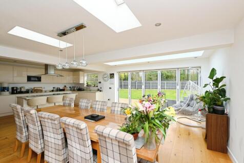 4 bedroom detached bungalow for sale