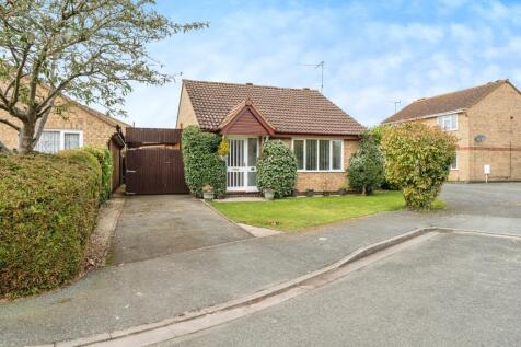 2 bedroom detached bungalow for sale