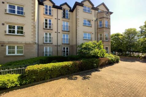 3 bedroom flat for sale