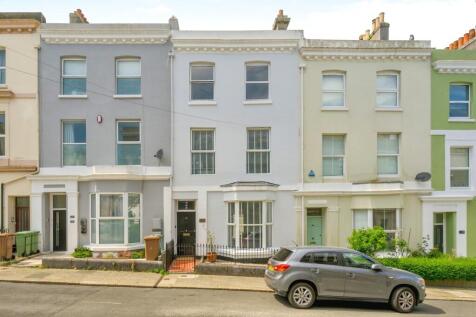 5 bedroom terraced house for sale