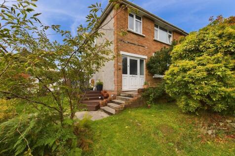 Johnston Road, Llanishen, Cardiff. CF14 3 bed semi