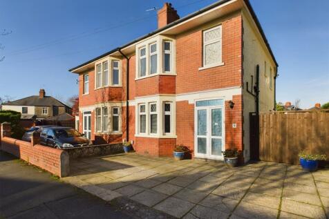 Tair Erw Road, Heath, Cardiff. CF14 3 bed semi