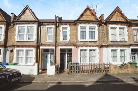 1 bedroom ground floor flat for sale