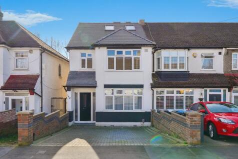 5 bedroom end of terrace house for sale