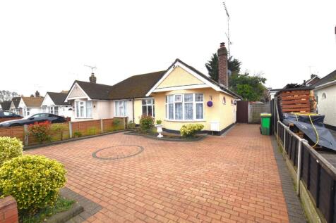 2 bedroom semi-detached bungalow for sale
