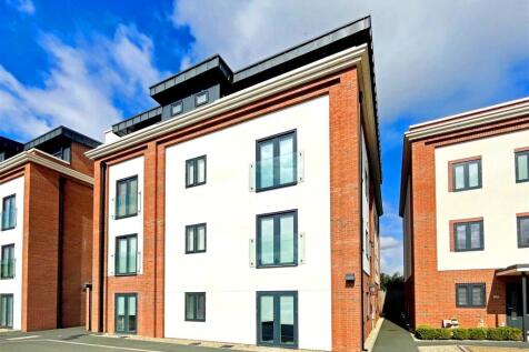 Albury Place, off St. Michaels... 2 bed apartment for sale