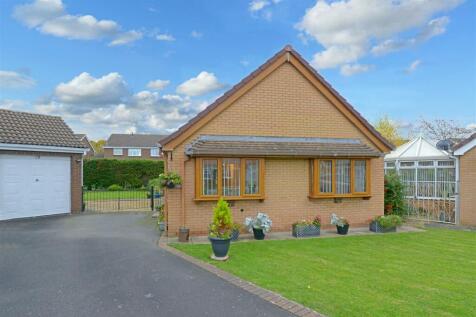 2 bedroom detached bungalow for sale