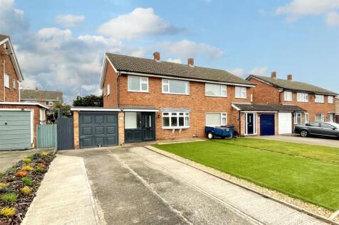 Westbury Road, Heath Farm... 3 bed semi