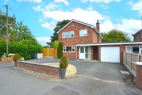 4 bedroom link detached house for sale