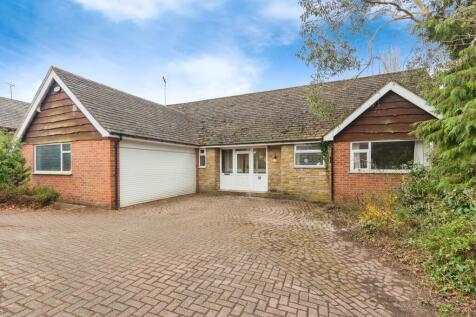 5 bedroom detached bungalow for sale